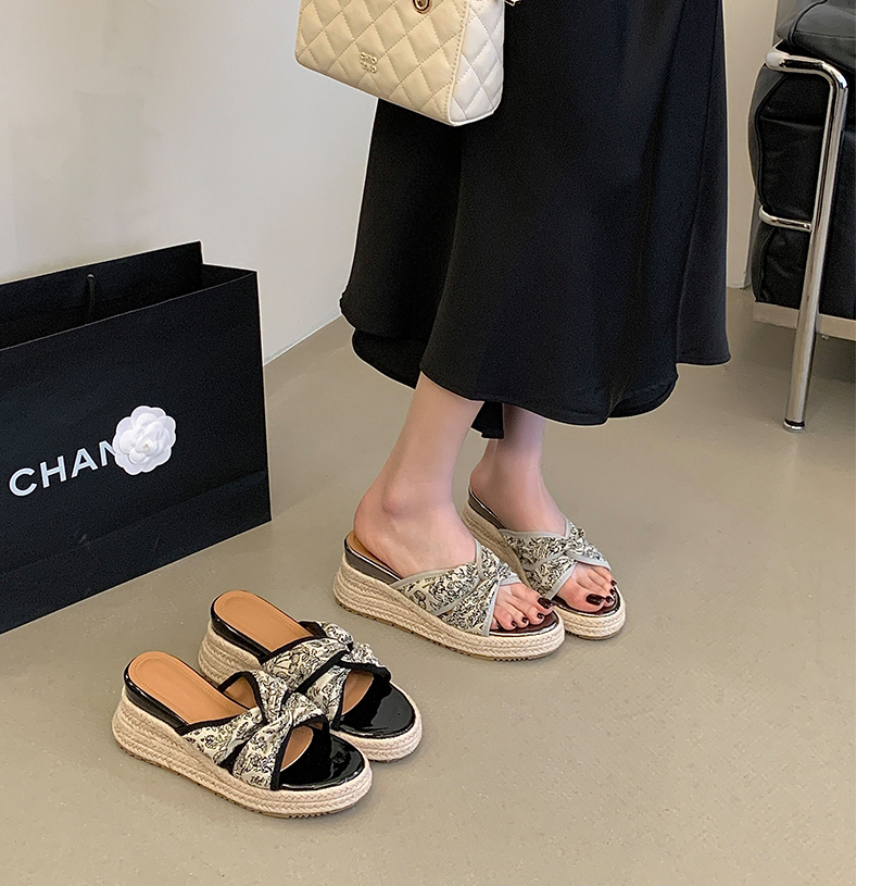 2026 New Chunky Platform 7cm Height Increasing Chinese Style Color Block One-Strap Slippers for Women, Small Size Friendly, Woven Straw Sandals