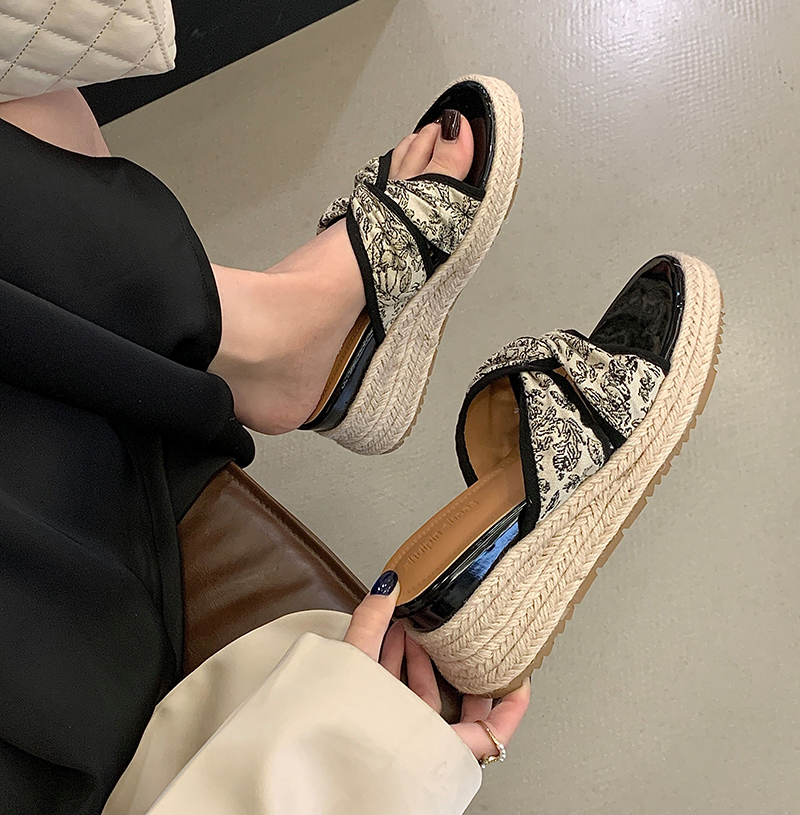 2026 New Chunky Platform 7cm Height Increasing Chinese Style Color Block One-Strap Slippers for Women, Small Size Friendly, Woven Straw Sandals - Image 4