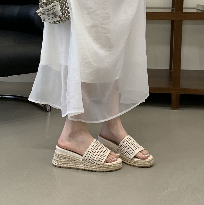 Thick Sole Height Increasing 7cm Summer 2026 New Woven Hollow Fashion Premium Short Height Increasing Slippers - Image 2